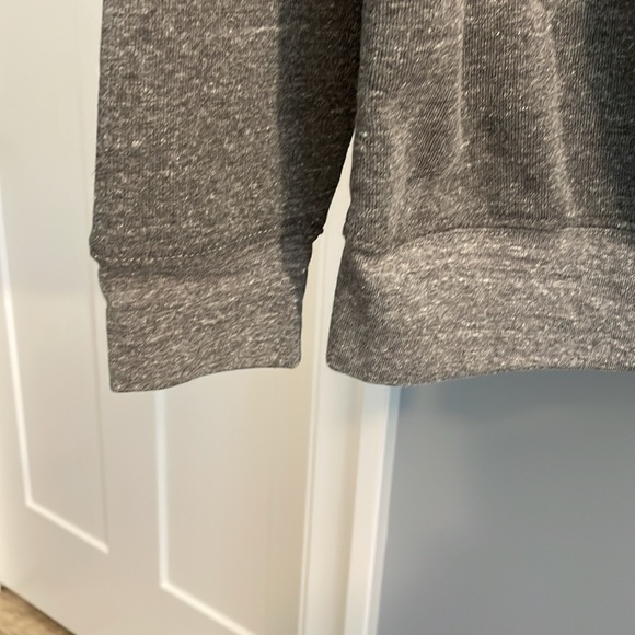 Au Canada sweatshirt - Picture 6 of 6